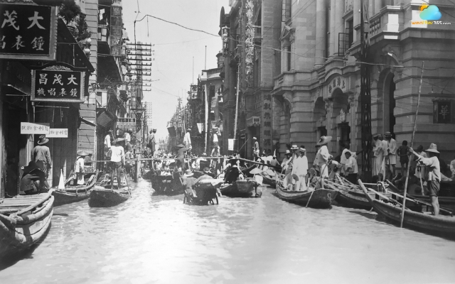 Sampans were used during the Wuhan flooding