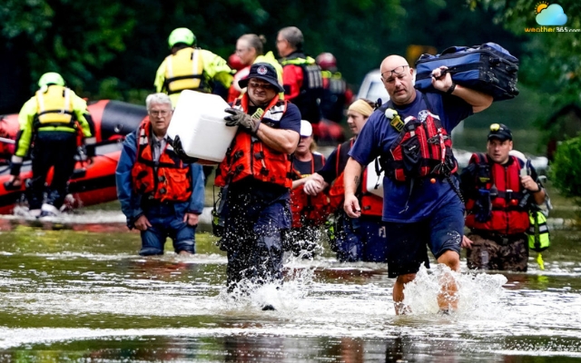 Mass evacuation due to fatal flooding in Indiana
