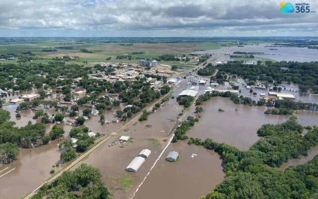 Water from flooded upper Mississippi river