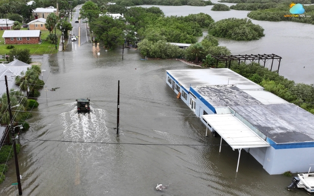 Hurricane Debby hits Florida and causes floods